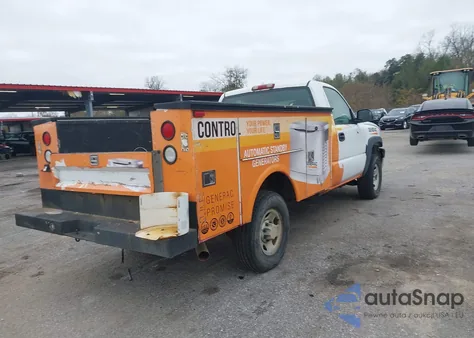 2006 Chevrolet Silverado 2500Hd Work Truck from USA, damaged, VIN 1GBHC24U16E229712